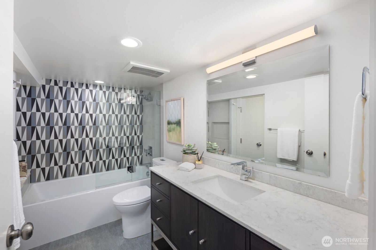 8604 29th Avenue Northwest Seattle, WA 98117 - Photo 19 of 40