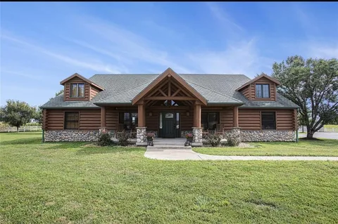 $850,000 | 19295 Highway 52, Pleasanton, KS 66075