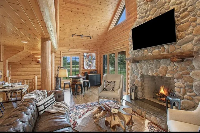 $850,000 | 19295 Highway 52, Pleasanton, KS 66075