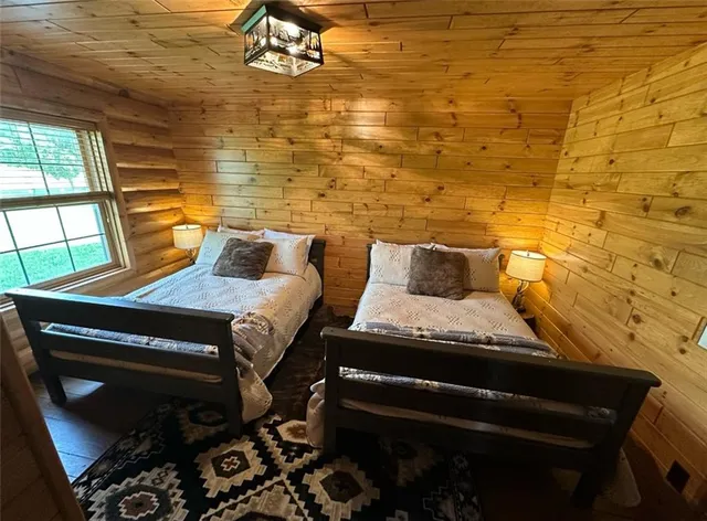 $850,000 | 19295 Highway 52, Pleasanton, KS 66075