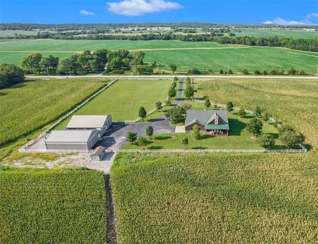 $850,000 | 19295 Highway 52, Pleasanton, KS 66075