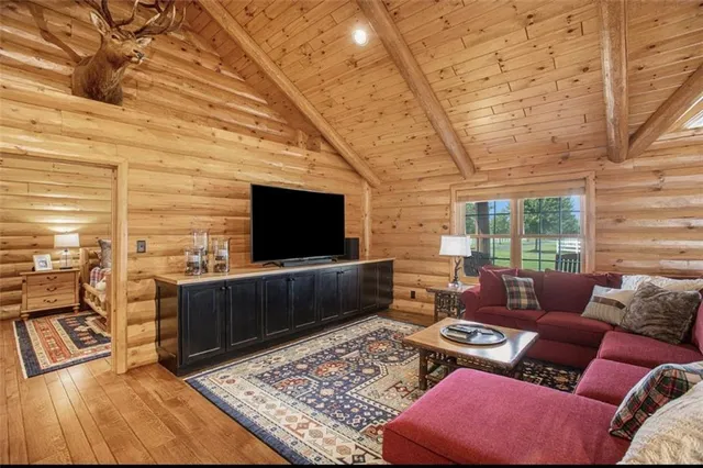 $850,000 | 19295 Highway 52, Pleasanton, KS 66075