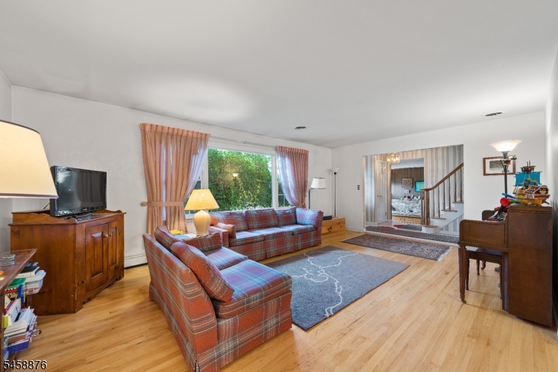 12 Ryder Road Wayne, NJ 07470 - Photo 4 of 31 Gallery Image 4