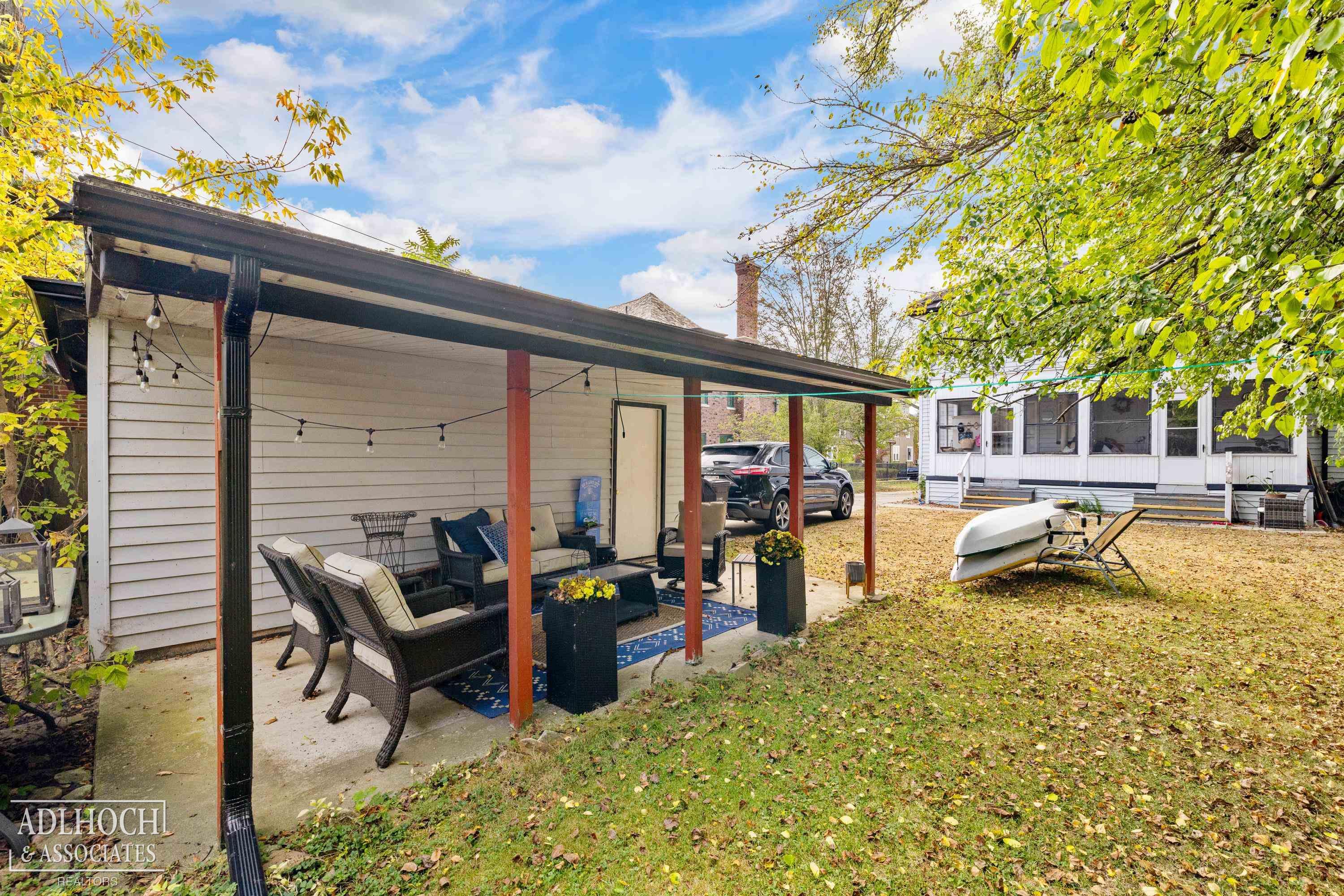 296-298 Rivard Boulevard Grosse Pointe, MI 48230 - Photo 17 of 24