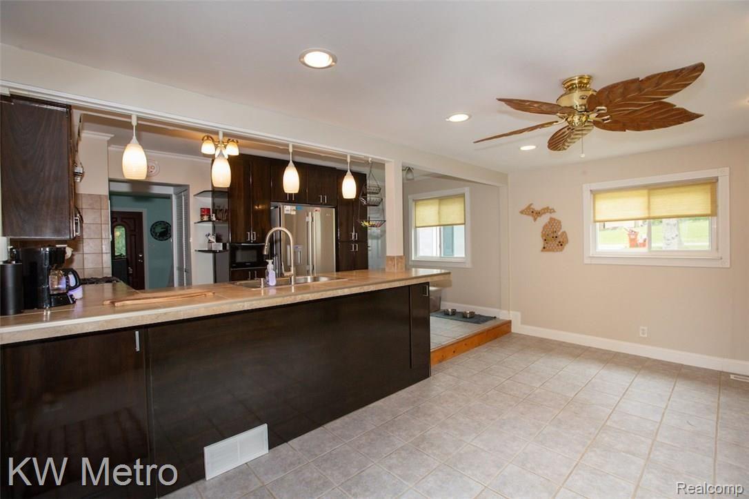 8161 South Eston Road Clarkston, MI 48348 - Photo 7 of 37 kitchen