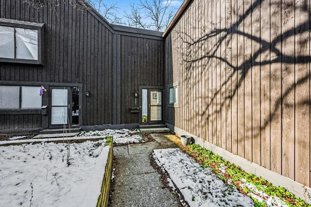 $170,000 | 221 Paisley Court, Kalamazoo, MI 49006