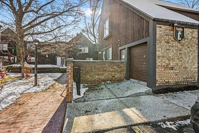 $170,000 | 221 Paisley Court, Kalamazoo, MI 49006