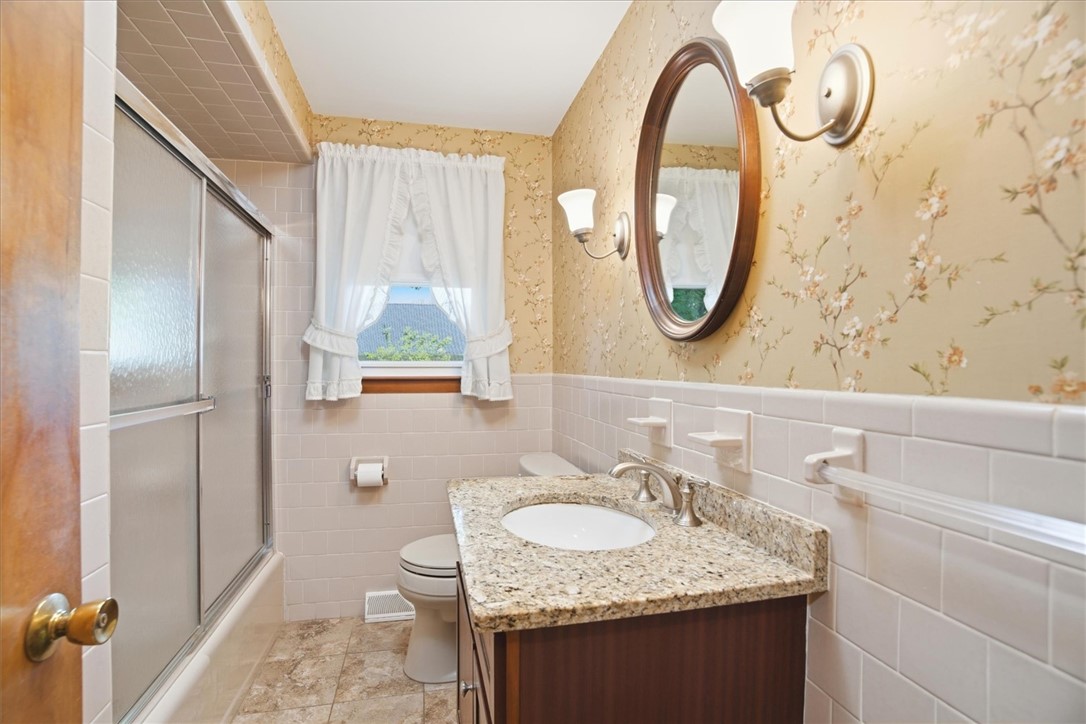 14 Stone Avenue Warwick, RI 02889 - Photo 13 of 30