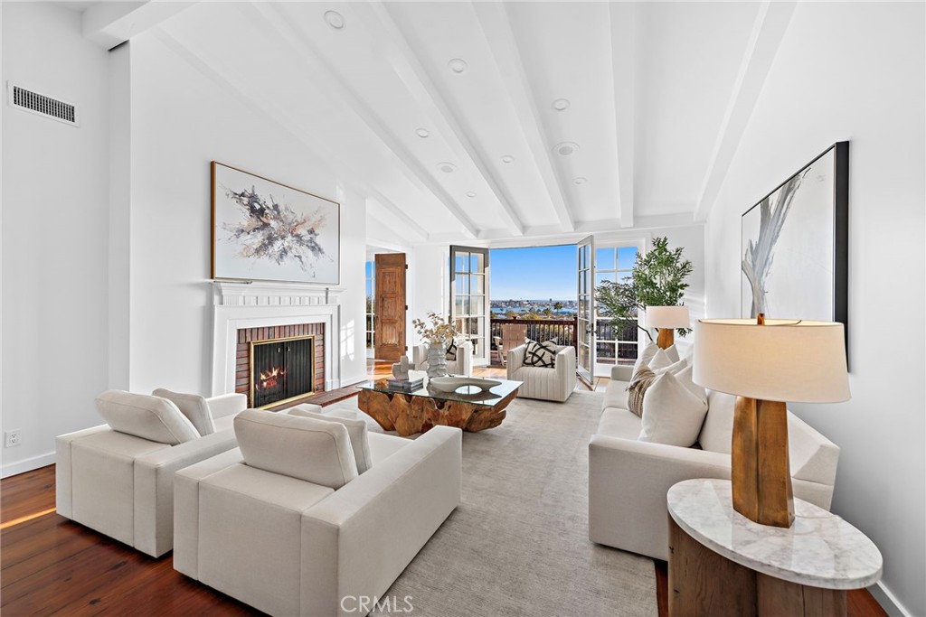521 Kings Road Newport Beach, CA 92663 - Photo 14 of 48 Living room