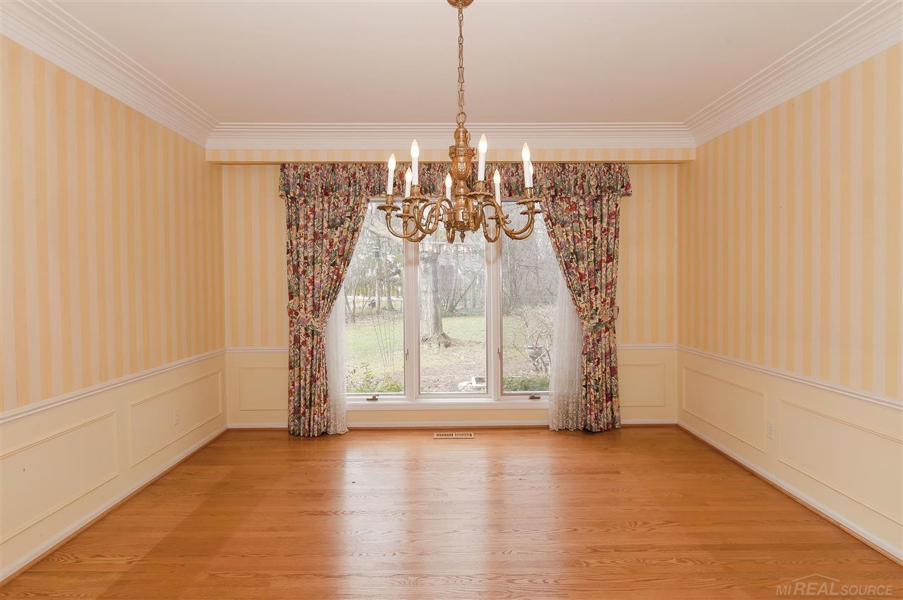 87 Belle Meade Road Grosse Pointe, MI 48236 - Photo 9 of 68 31345766-8.JPG