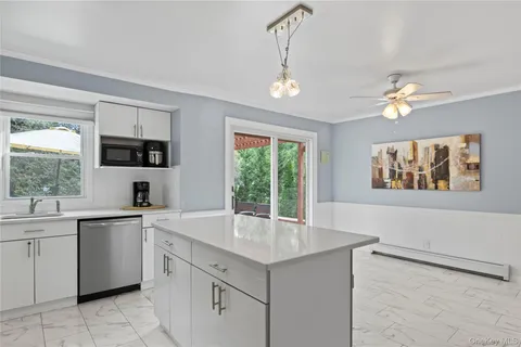 $899,000 | 11 Glenwood Road, Glen Head, NY 11545