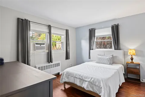 $899,000 | 11 Glenwood Road, Glen Head, NY 11545