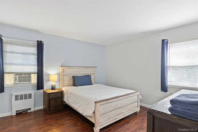 $899,000 | 11 Glenwood Road, Glen Head, NY 11545