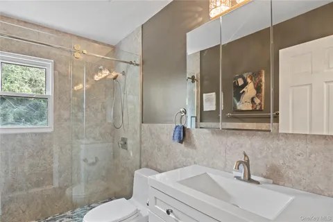 $899,000 | 11 Glenwood Road, Glen Head, NY 11545