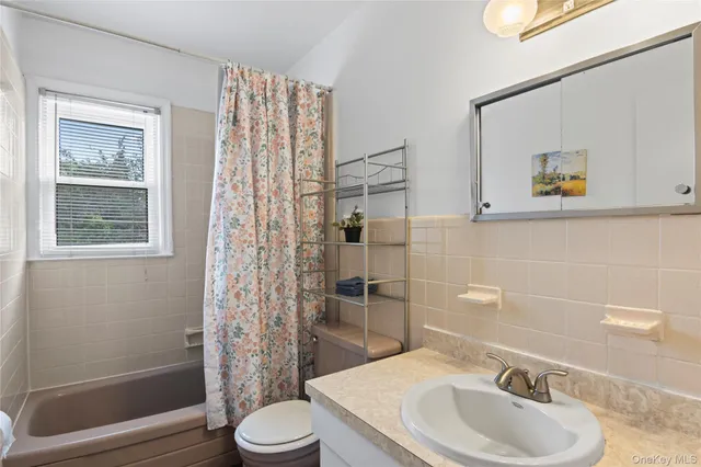 $899,000 | 11 Glenwood Road, Glen Head, NY 11545