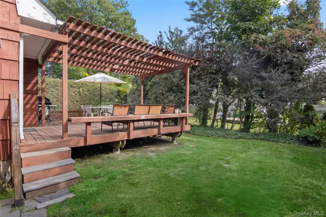 $899,000 | 11 Glenwood Road, Glen Head, NY 11545