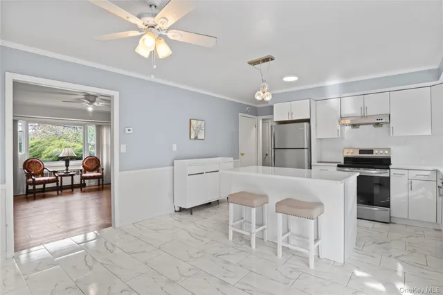 $899,000 | 11 Glenwood Road, Glen Head, NY 11545