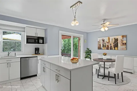 $899,000 | 11 Glenwood Road, Glen Head, NY 11545