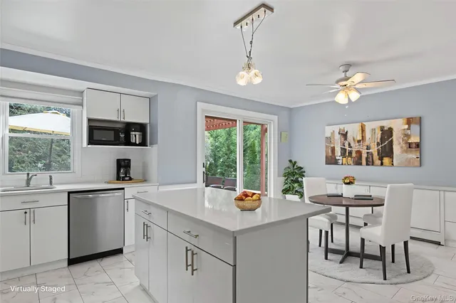 $899,000 | 11 Glenwood Road, Glen Head, NY 11545