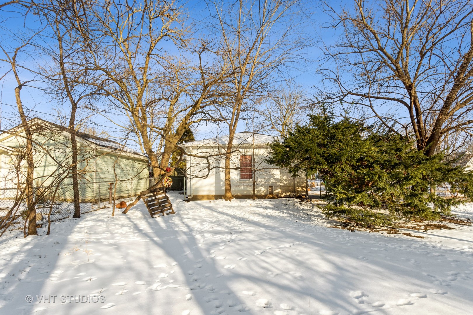 329 East 8th Avenue Naperville, IL 60563 - Photo 12 of 15 a view of outdoor space with trees