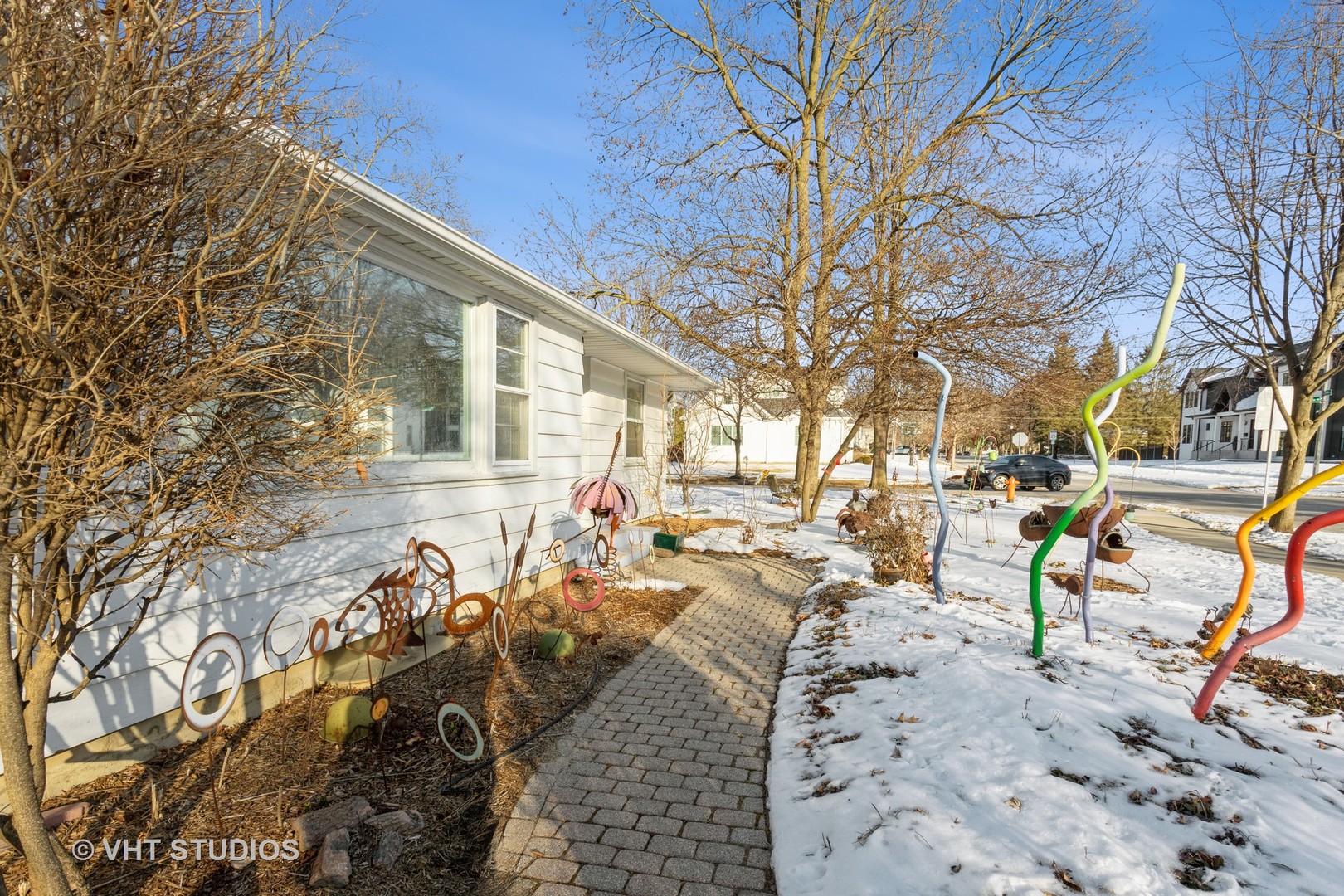 329 East 8th Avenue Naperville, IL 60563 - Photo 4 of 15 a view of yard with patio