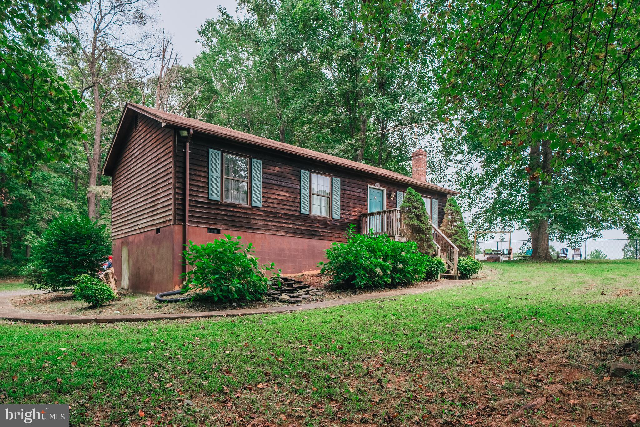 11535 Scotts Mill Road Culpeper, VA 22701 - Photo 3 of 24 Side view w/crawl space