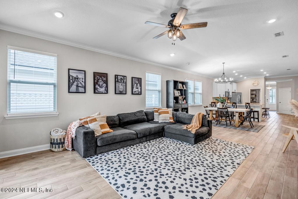196 Creekmore Drive St. Augustine, FL 32092 - Photo 19 of 51 a living room with furniture
