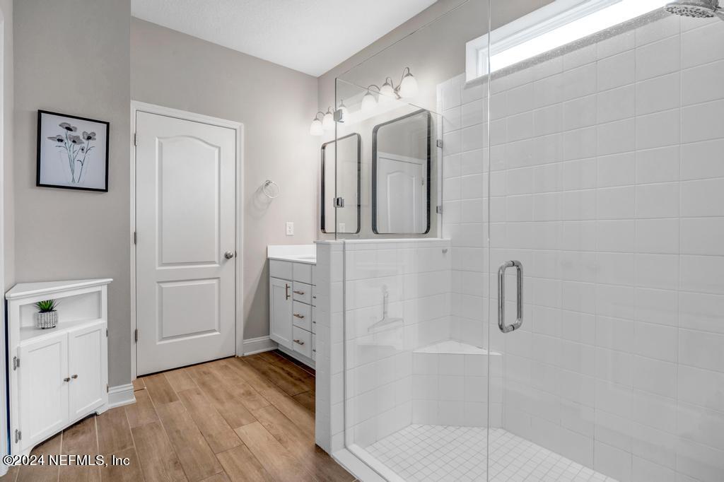 196 Creekmore Drive St. Augustine, FL 32092 - Photo 26 of 51 a bathroom with a shower