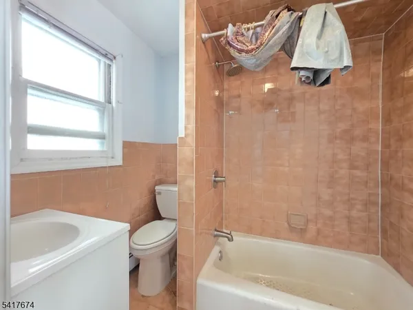 $2,500 | 8 Lincoln Avenue, Unit 1, Kearny, NJ 07032