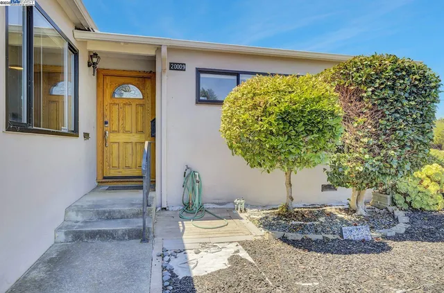 $1,175,000 | 20009 Catalina Drive, Castro Valley, CA 94546