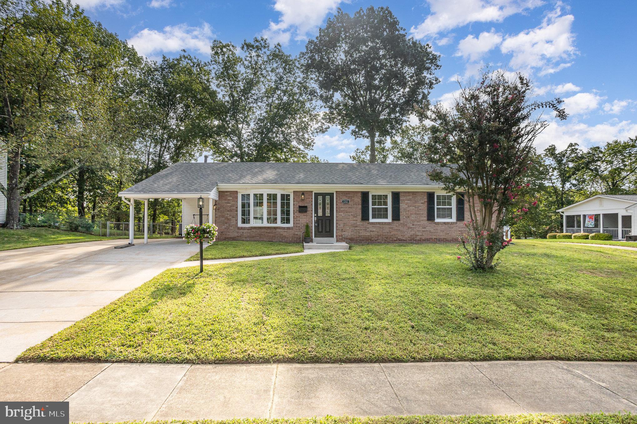 7315 Castle Road Manassas, VA 20109 - Photo 4 of 27 Front