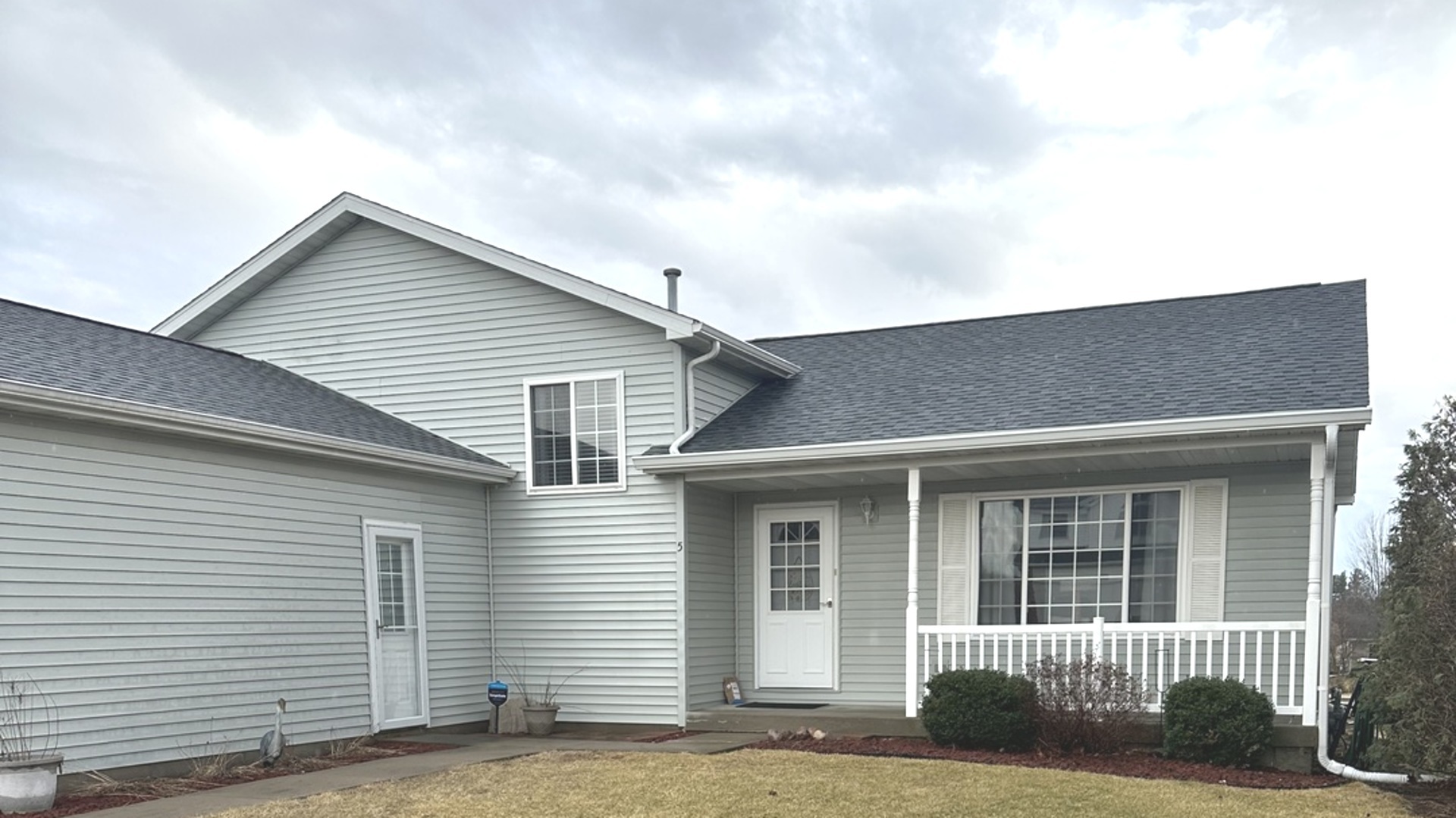 5 Emily Drive Spring Valley, IL 61362 - Photo 3 of 21 front view of a house