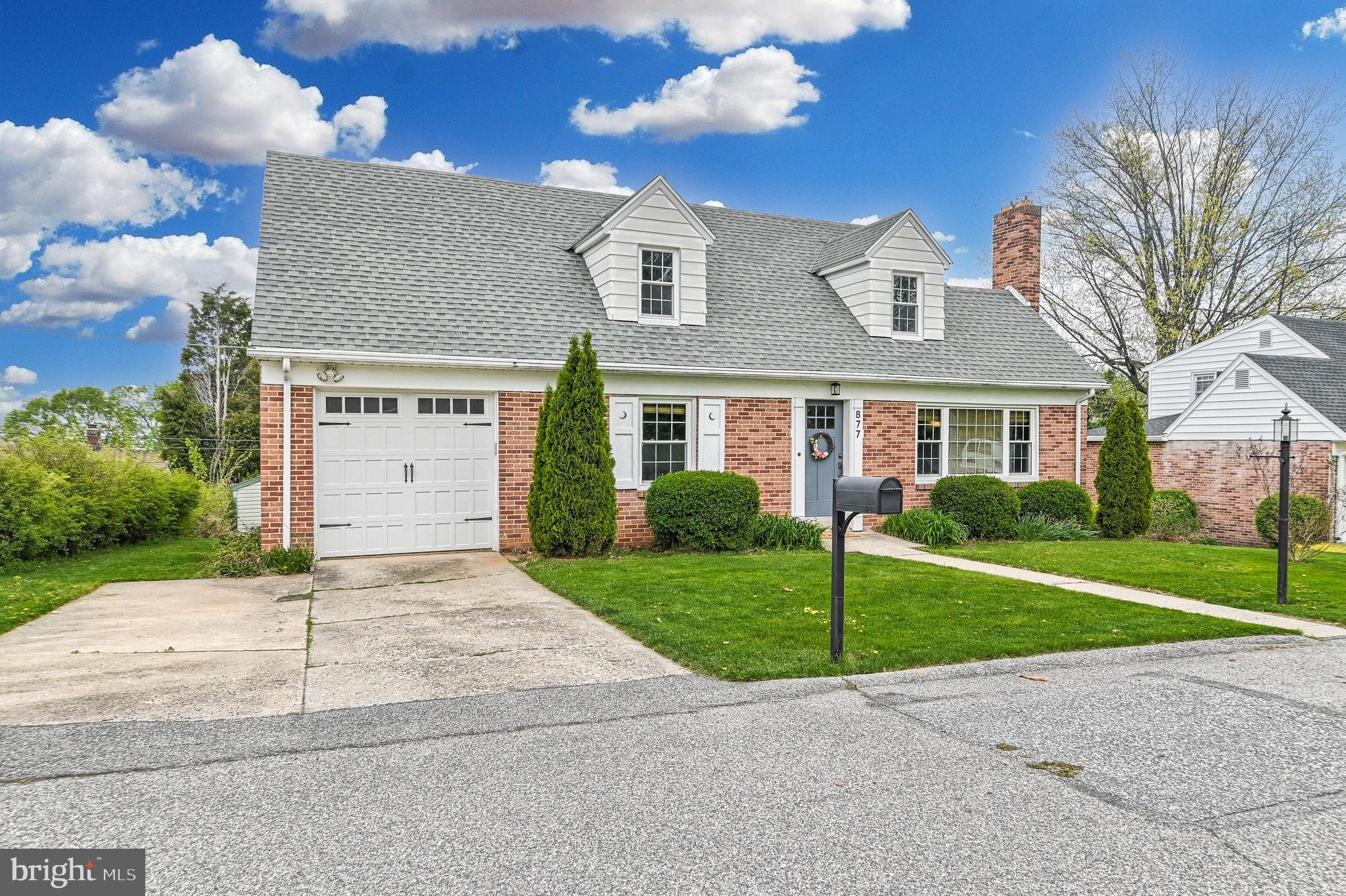 877 Clearmount Road York, PA 17403 - Photo 2 of 35 Gallery Image 2