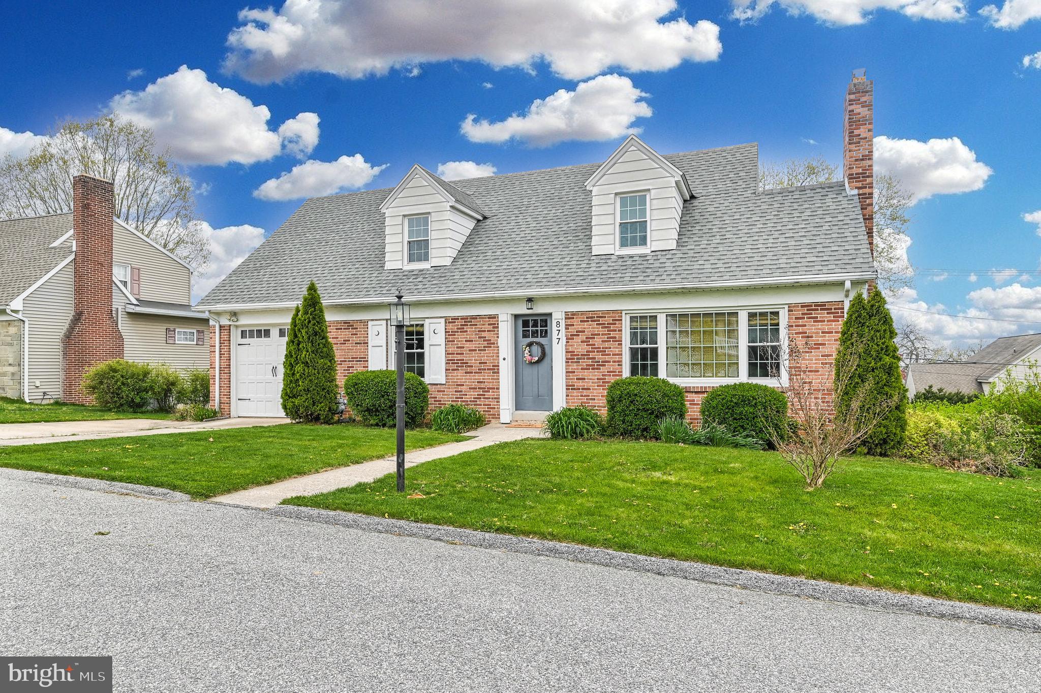 877 Clearmount Road York, PA 17403 - Photo 3 of 35 Gallery Image 3