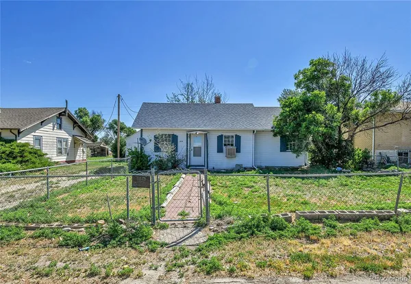 $99,995 | 444 3rd Avenue, Deer Trail, CO 80105