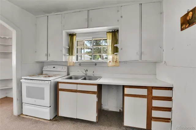 $140,000 | 444 3rd Avenue, Deer Trail, CO 80105