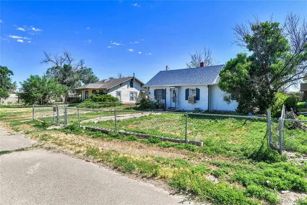 $99,995 | 444 3rd Avenue, Deer Trail, CO 80105