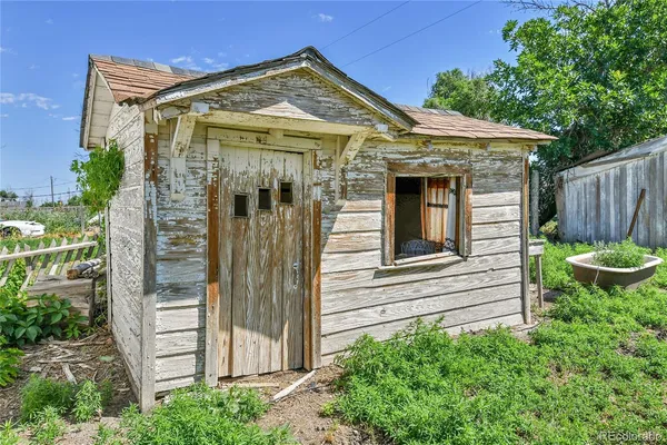 $99,995 | 444 3rd Avenue, Deer Trail, CO 80105