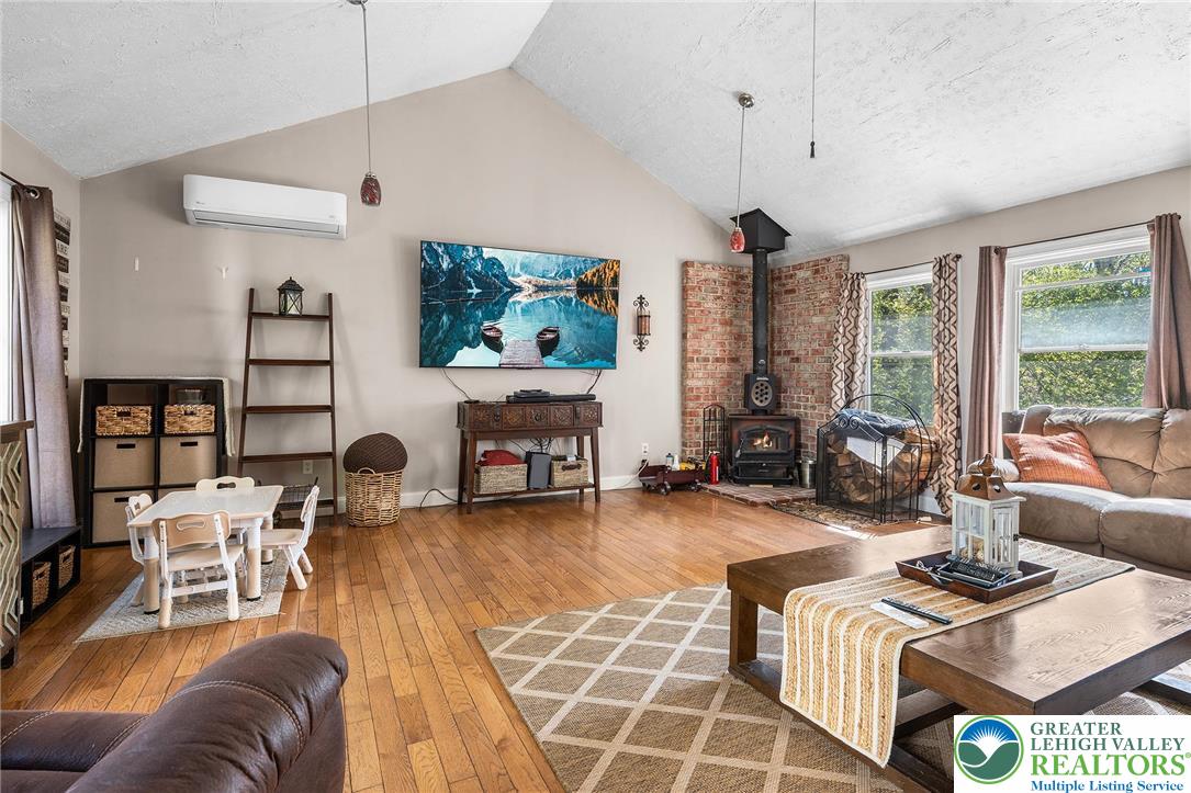 467 Pheasant Road Saylorsburg, PA 18353 - Photo 10 of 42 Gallery Image 10