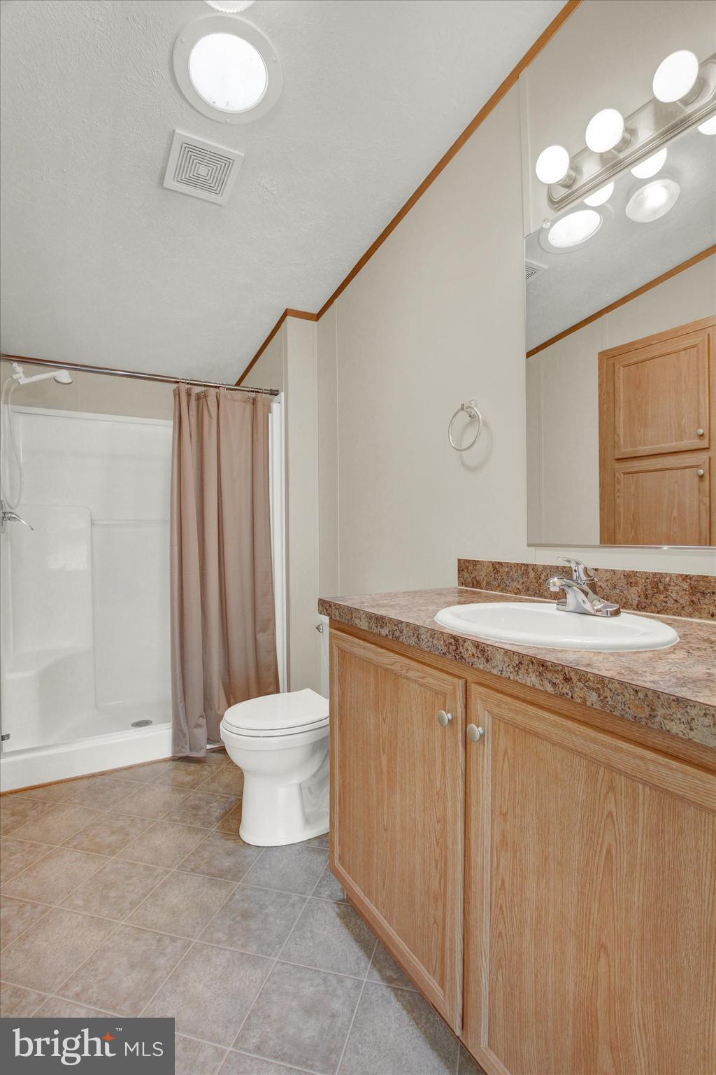 540 Zeigler Road Dover, PA 17315 - Photo 11 of 27 Primary Bath