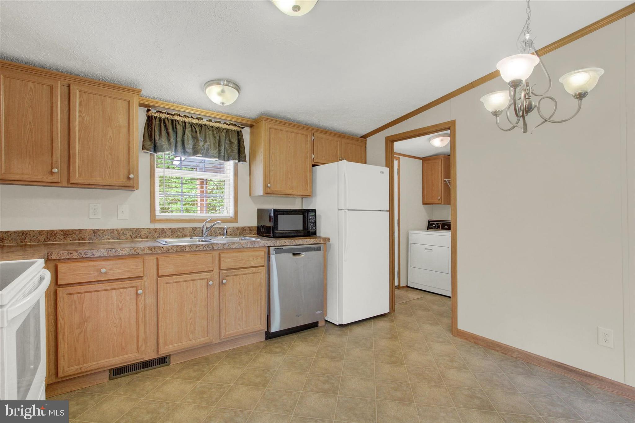 540 Zeigler Road Dover, PA 17315 - Photo 7 of 27 Kitchen