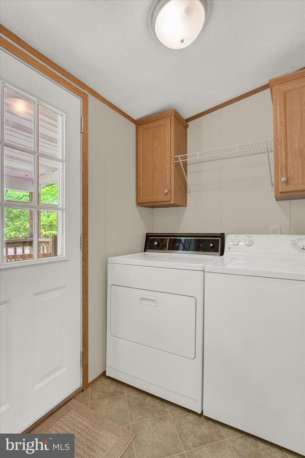 540 Zeigler Road Dover, PA 17315 - Photo 9 of 27 Laundry/mud room