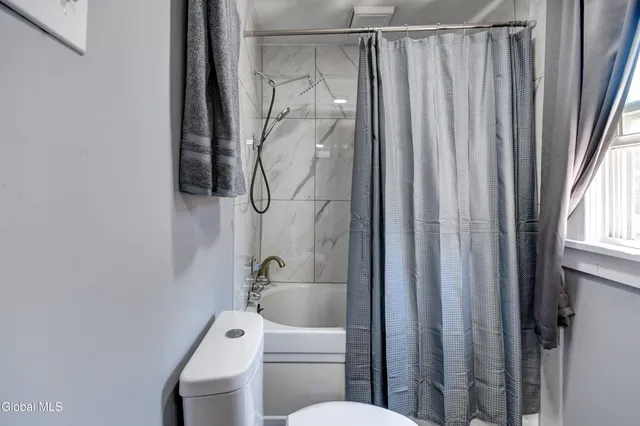 $159,900 | 124 East Boulevard, Gloversville, NY 12078