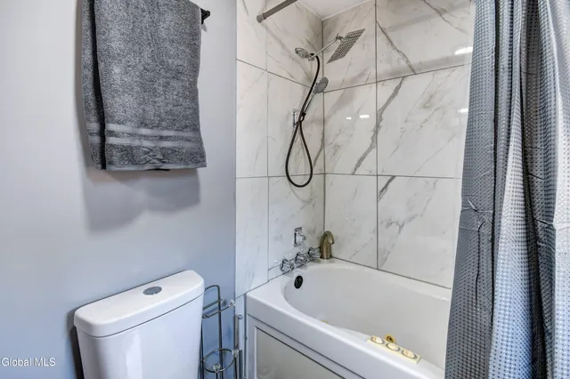 $159,900 | 124 East Boulevard, Gloversville, NY 12078