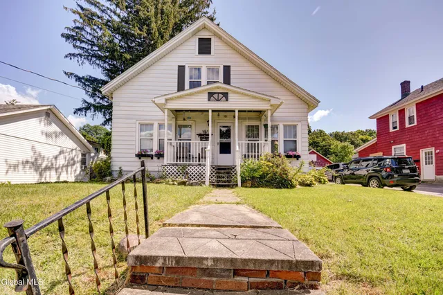 $159,900 | 124 East Boulevard, Gloversville, NY 12078