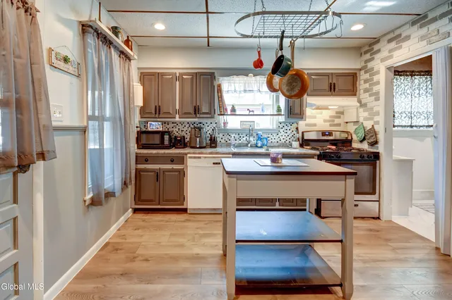 $159,900 | 124 East Boulevard, Gloversville, NY 12078