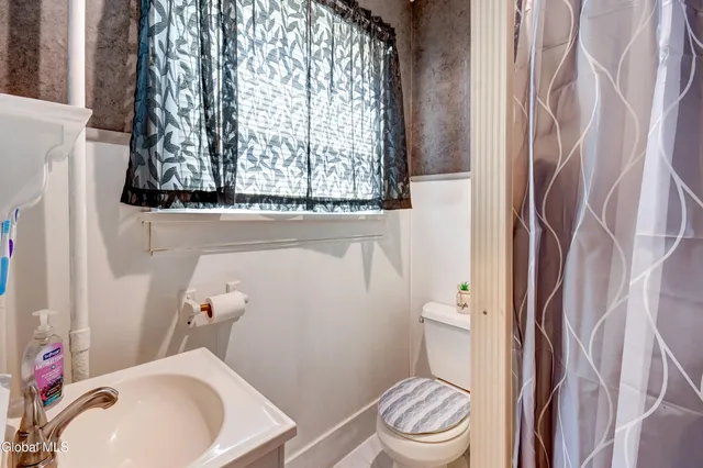 $159,900 | 124 East Boulevard, Gloversville, NY 12078