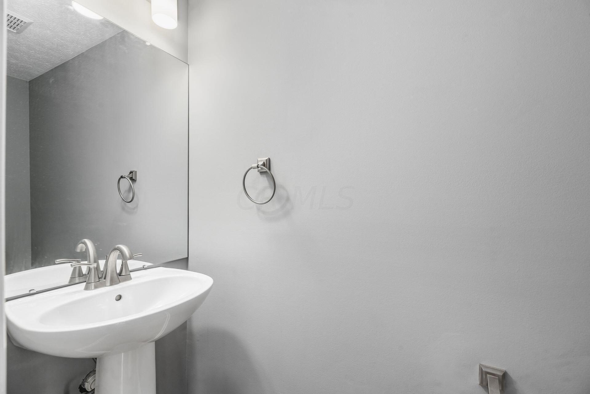 3127 Crossgate Road Columbus, OH 43232 - Photo 21 of 42 Gallery Image 21
