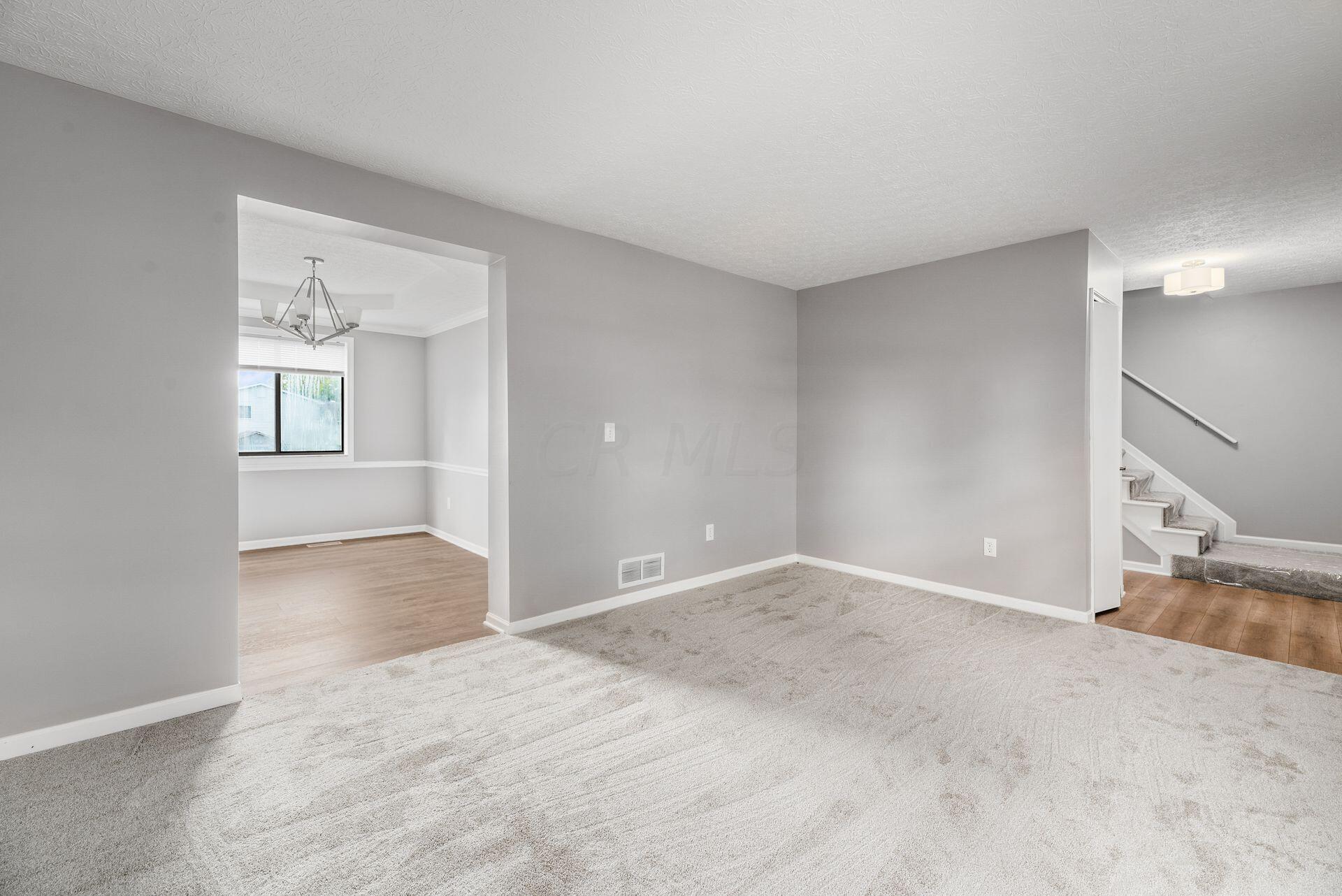 3127 Crossgate Road Columbus, OH 43232 - Photo 5 of 42 Gallery Image 5