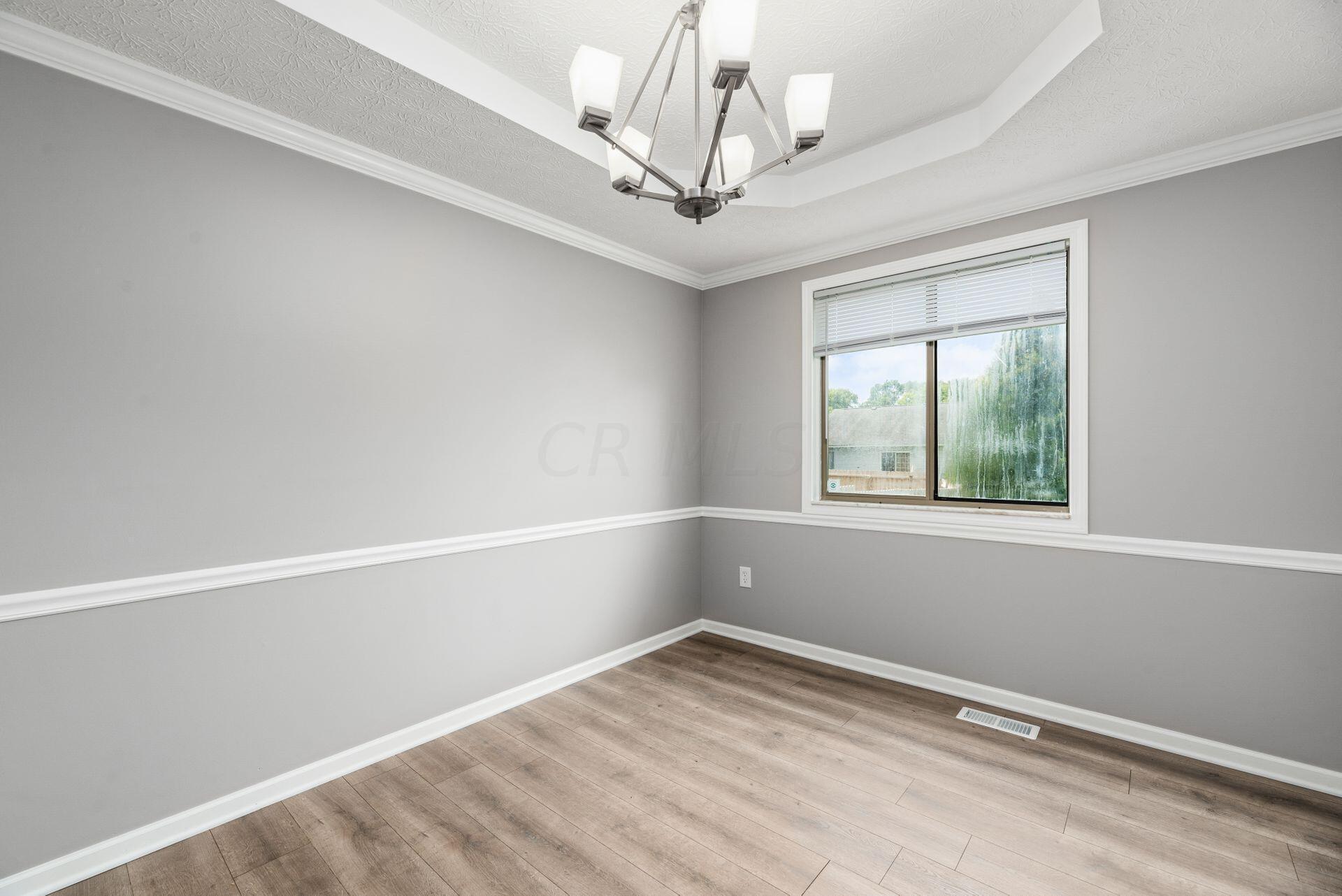 3127 Crossgate Road Columbus, OH 43232 - Photo 10 of 42 Gallery Image 10